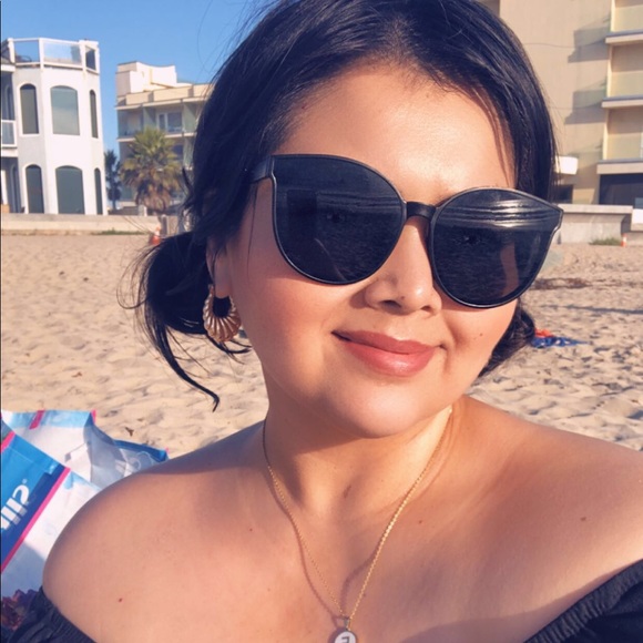 Meet your Posher, Favi - Picture 1 of 1